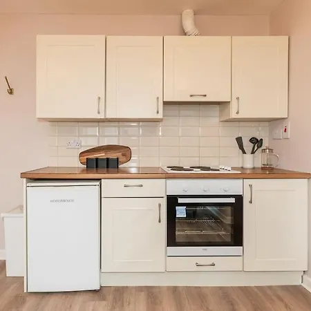 Fully Refurb Apt7 3rd Floor