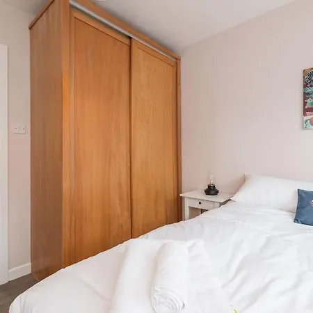 Fully Refurb Apt7 3rd Floor