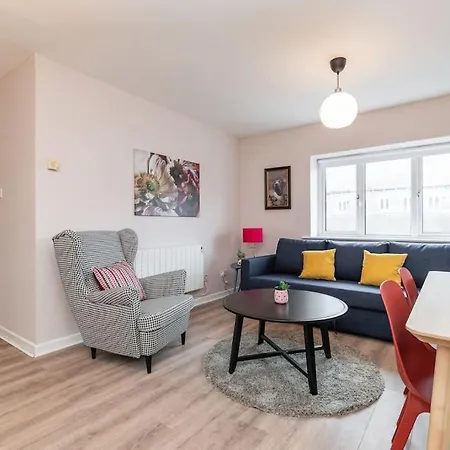 Fully Refurb Apt7 3rd Floor Апартаменты Дроэда