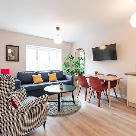 아파트 Fully Refurb Apt7 3rd Floor