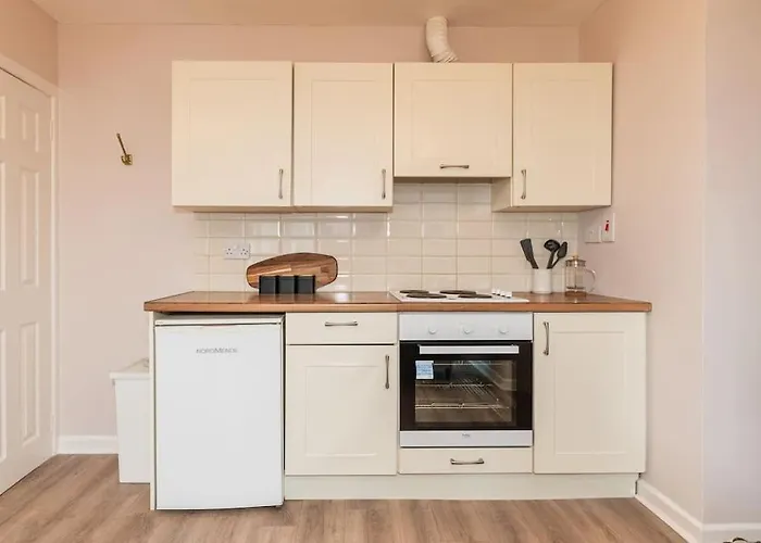 Fully Refurb Apt7 3rd Floor