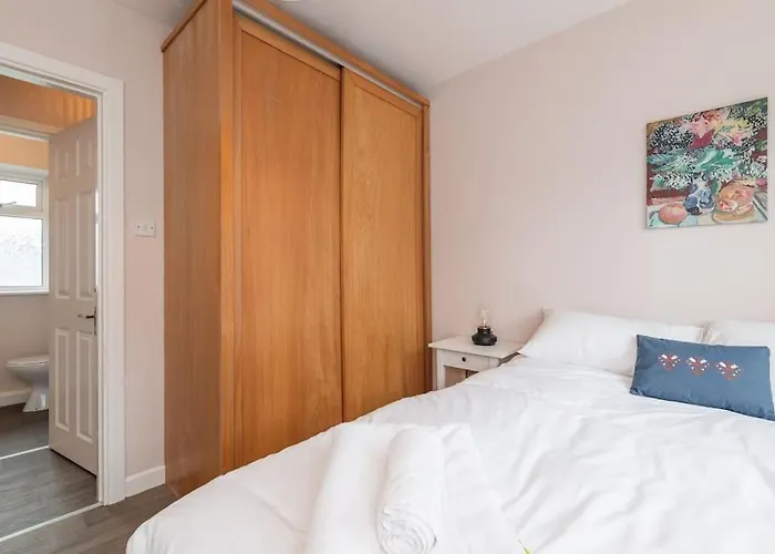 Fully Refurb Apt7 3rd Floor