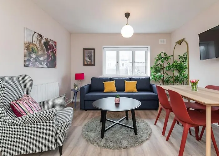 Fully Refurb Apt7 3rd Floor Apartament